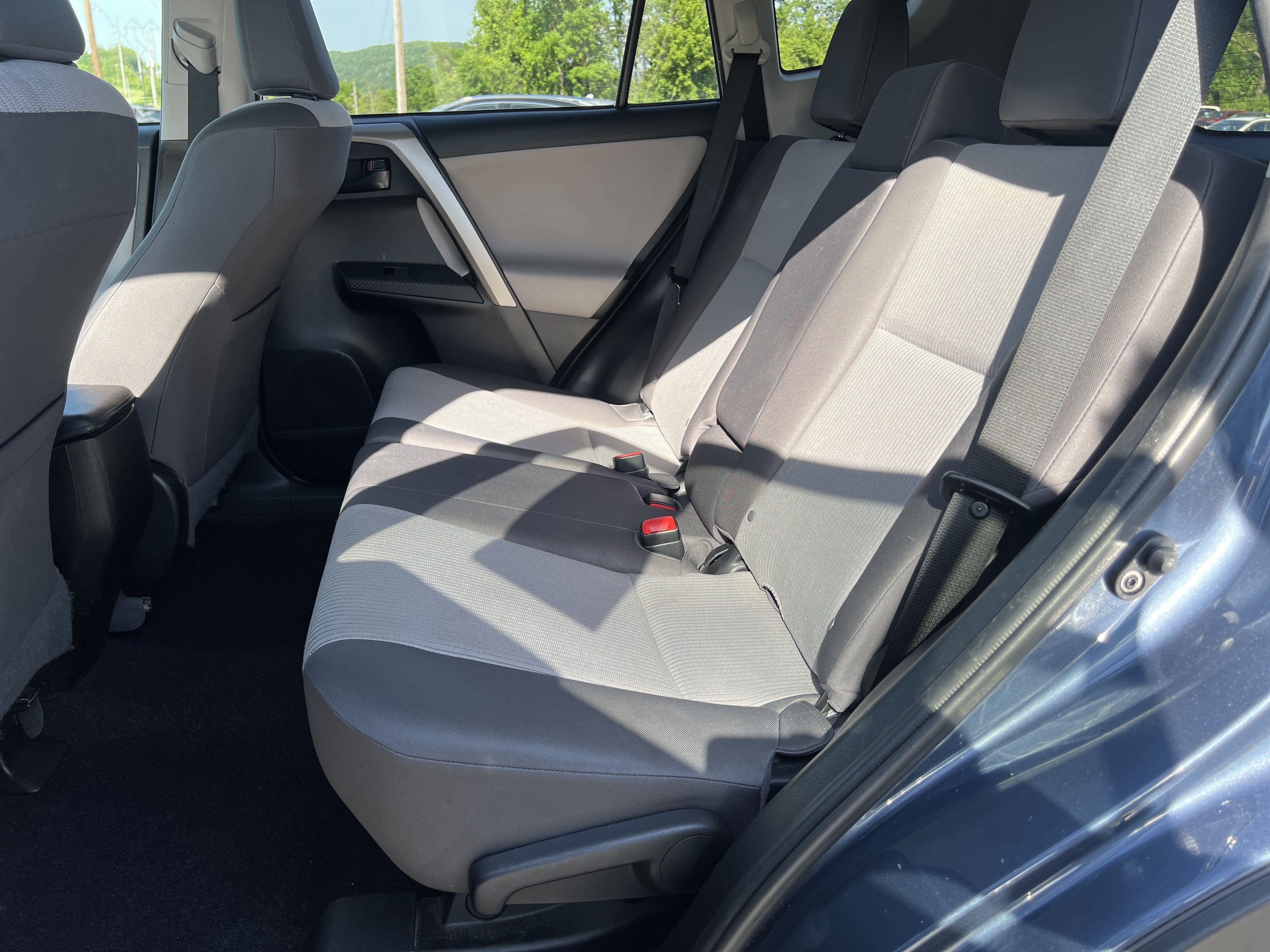 Used 2014 Toyota RAV4 LE AWD/4WD image 13