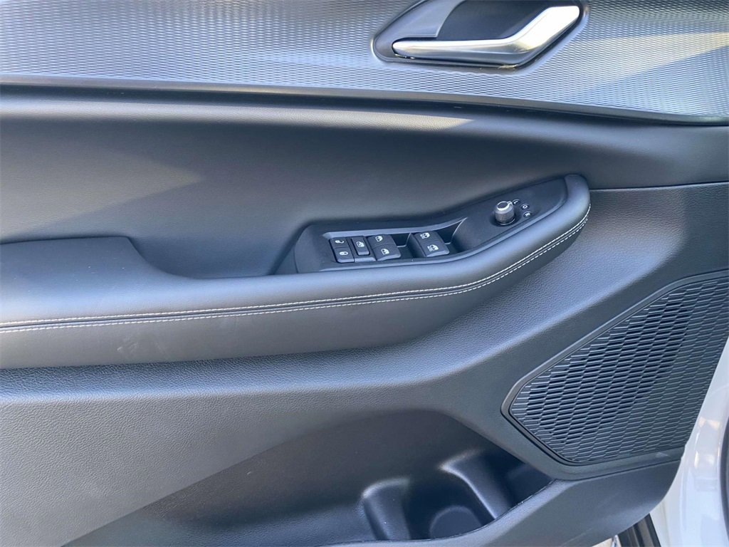 New 2025 Jeep Grand Cherokee L Laredo w/ Luxury Tech Group I image 12