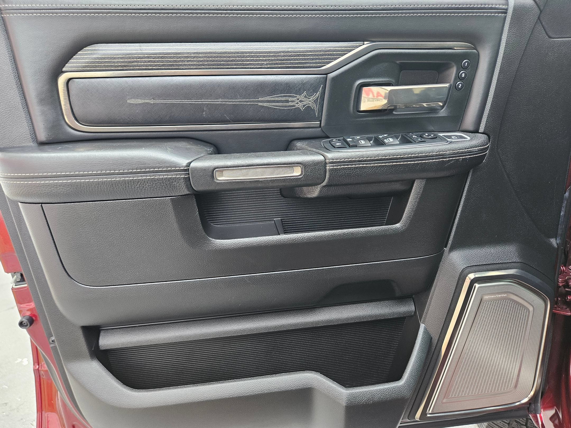 Used 2019 RAM 2500 Limited AWD/4WD image 18