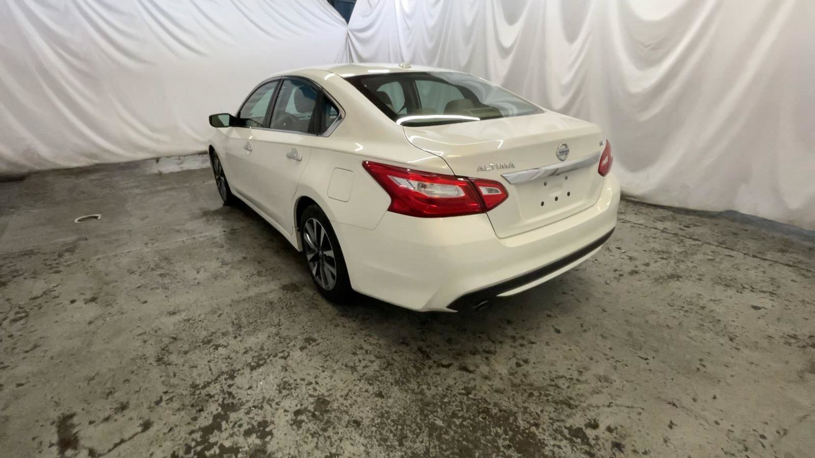 Used 2017 Nissan Altima 2.5 SV FWD image 9