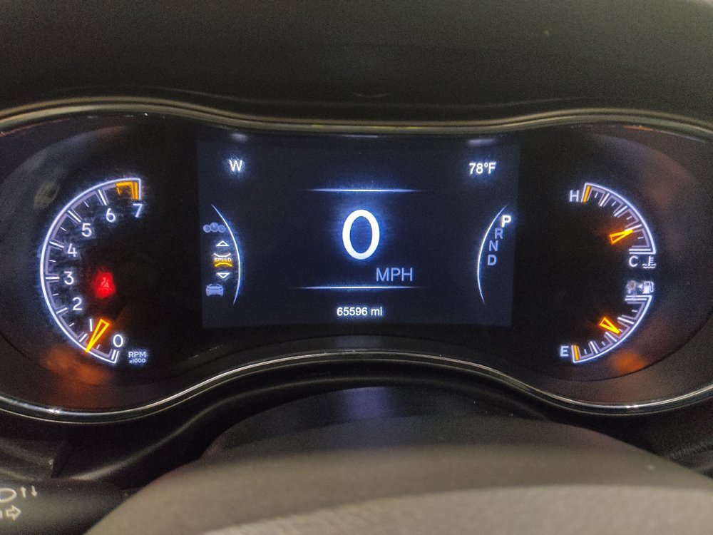 Used 2019 Jeep Grand Cherokee Laredo AWD/4WD image 23