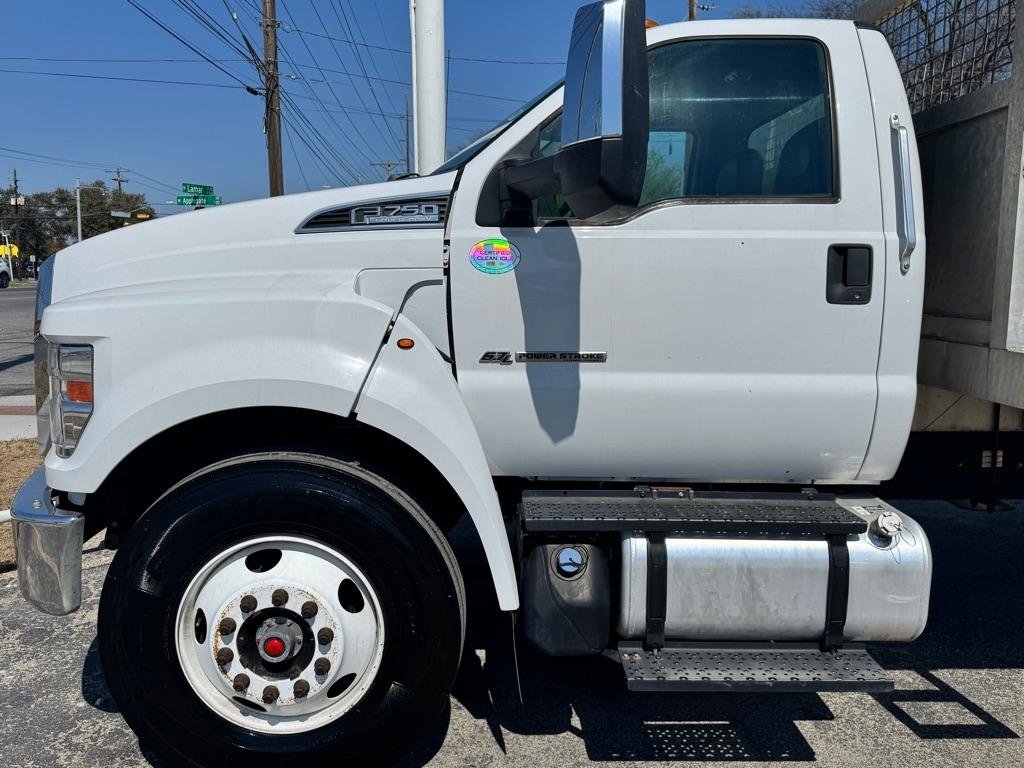 Used 2021 Ford F750 2WD Regular Cab Super Duty image 8