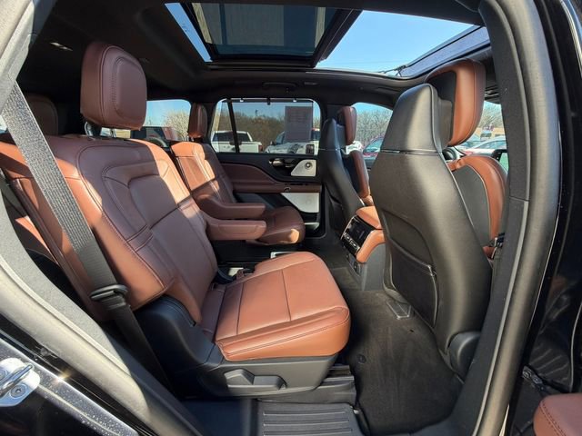 Used 2025 Lincoln Aviator Reserve w/ Equipment Group 201A image 10