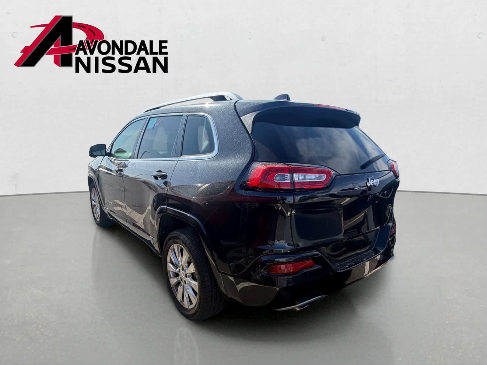 Used 2016 Jeep Cherokee Overland w/ Technology Group FWD image 2