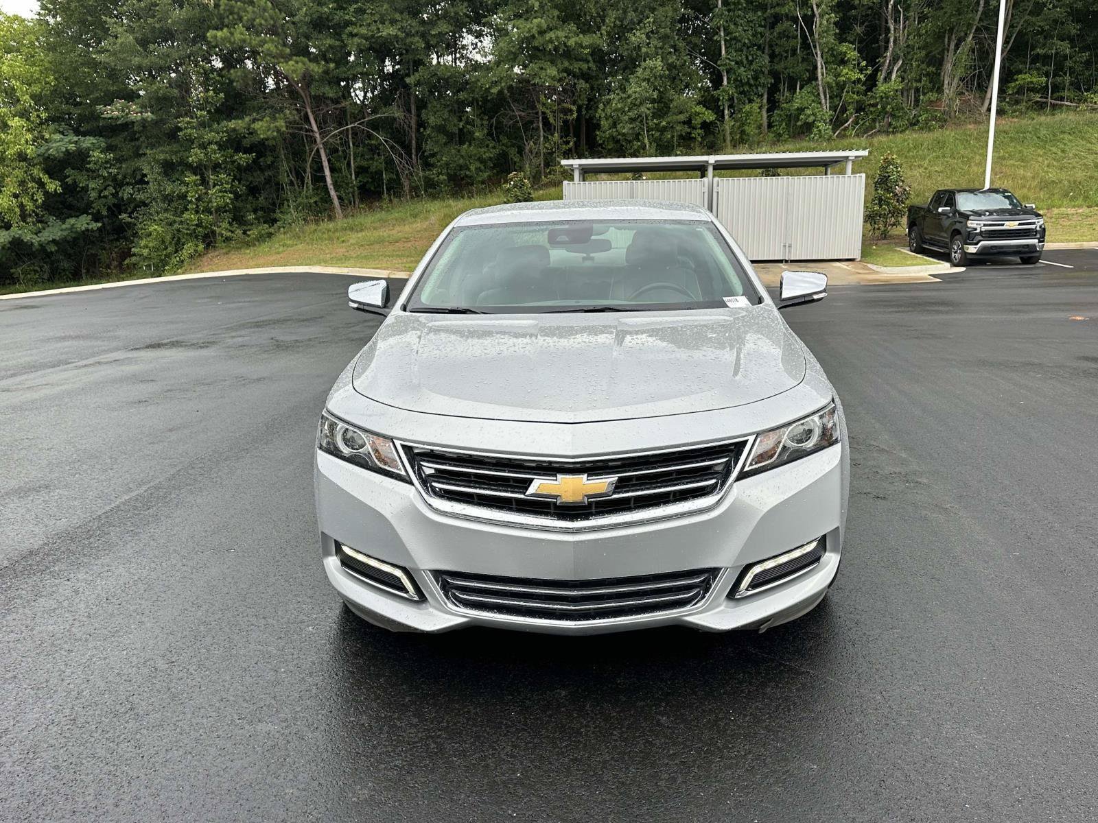 Used 2016 Chevrolet Impala LTZ FWD image 2