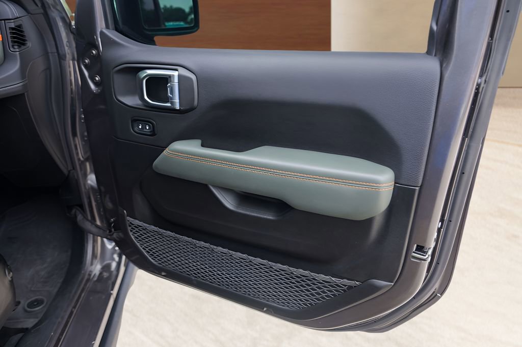 Used 2024 Jeep Gladiator Mojave AWD/4WD image 26