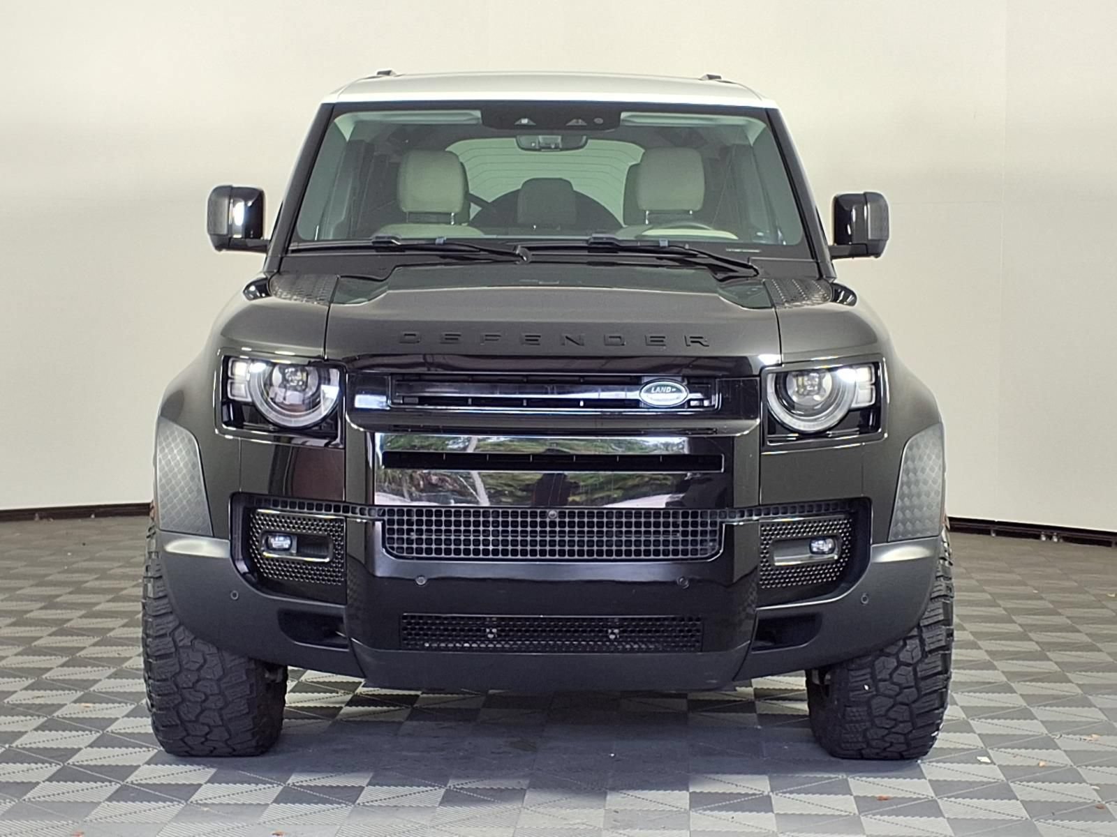 Used 2024 Land Rover Defender 110 S AWD/4WD image 2