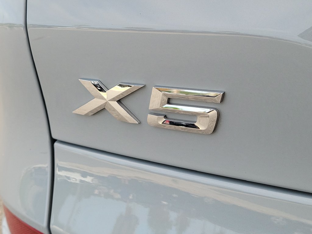Used 2024 BMW X5 xDrive50e w/ M Sport Package AWD/4WD image 7