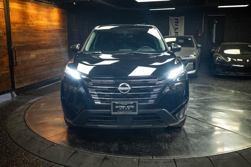Used 2024 Nissan Rogue S FWD image 4