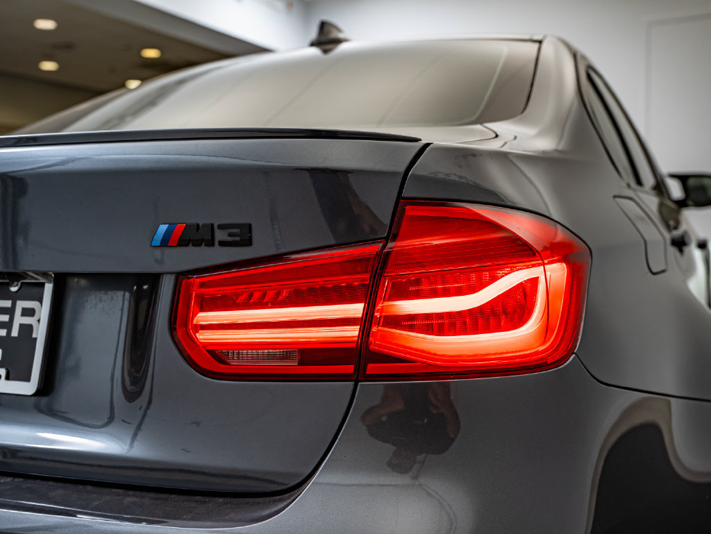 Used 2018 BMW M3 RWD image 17