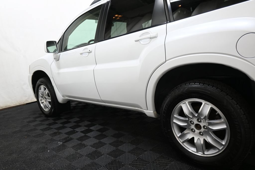 Used 2011 Mitsubishi Endeavor LS AWD/4WD image 9