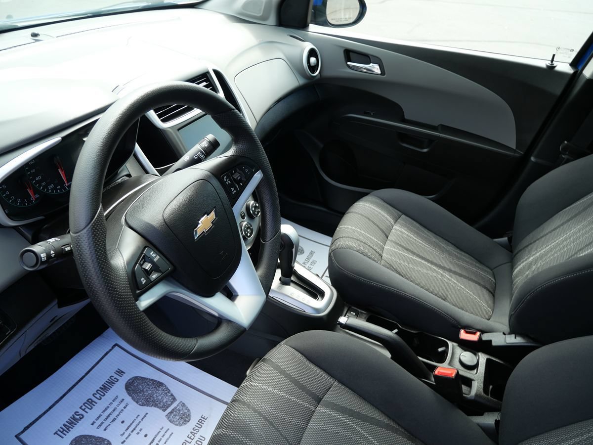 Used 2018 Chevrolet Sonic LT FWD image 12