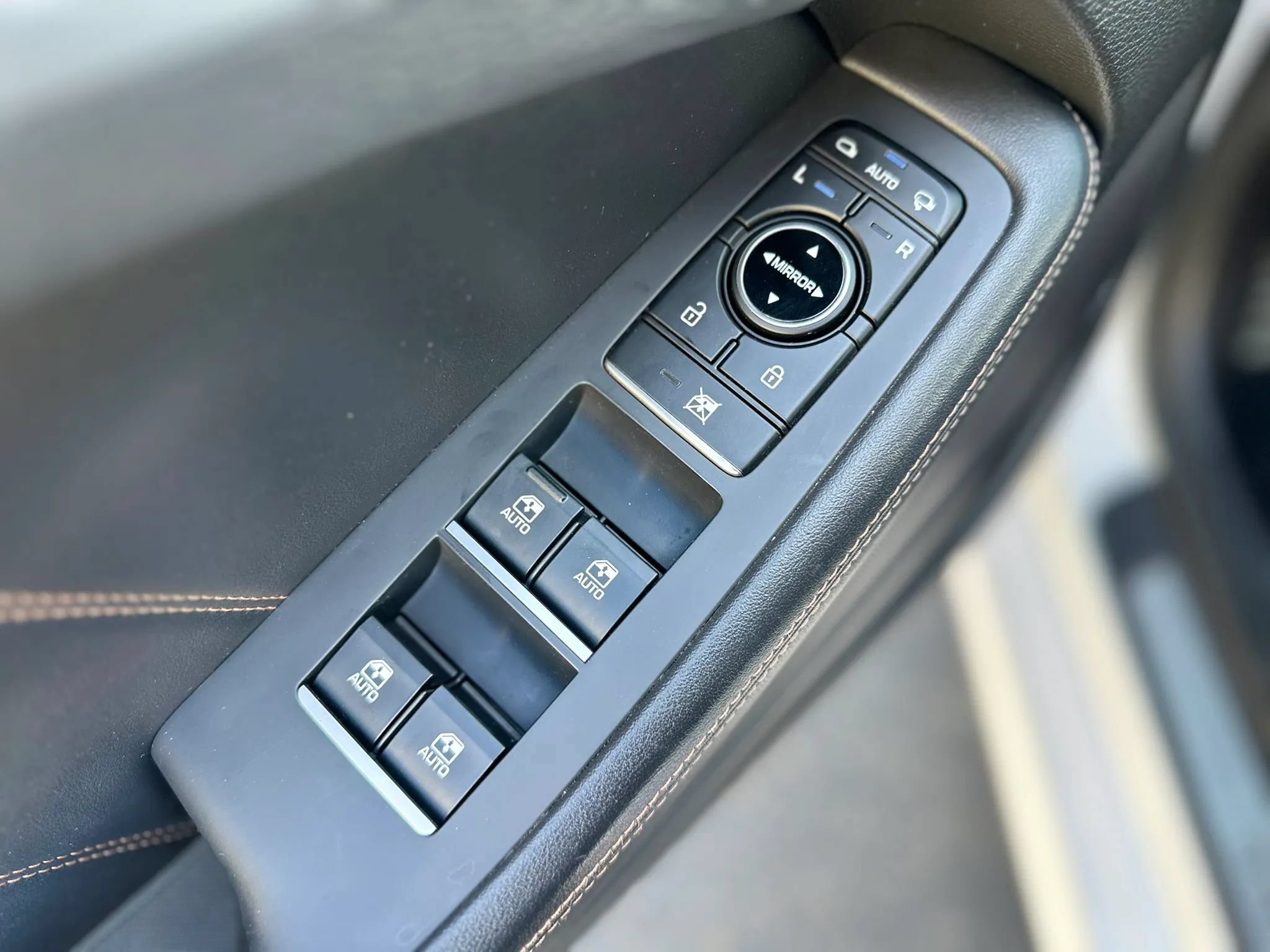 Used 2018 Genesis G80 3.3T Sport RWD image 54