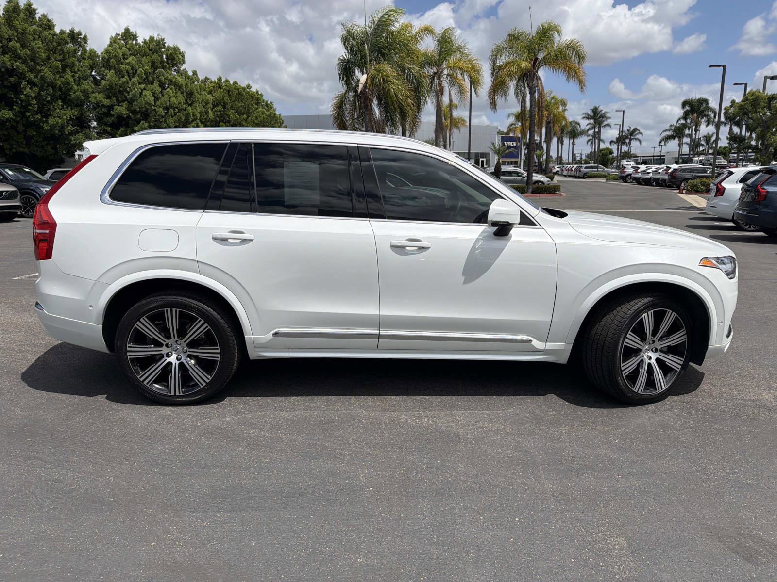 Certified 2023 Volvo XC90 B6 Ultimate w/ Protection Package Premier AWD/4WD image 4