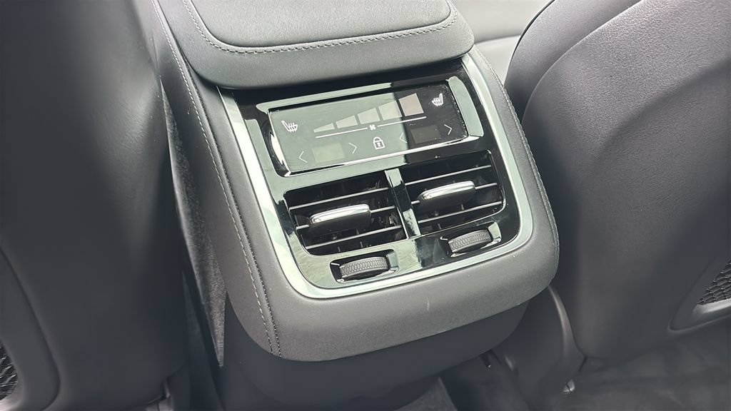 Certified 2026 Volvo XC90 B6 Plus AWD/4WD image 8