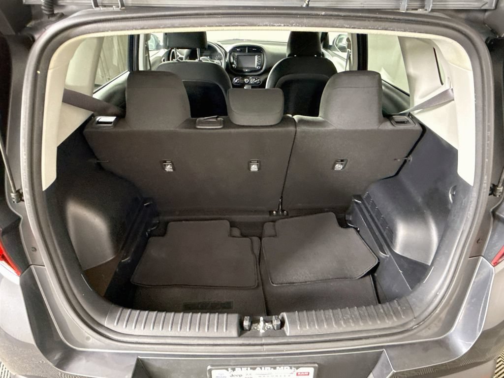 Used 2020 Kia Soul LX FWD image 26