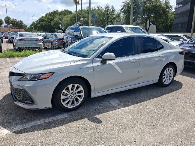 Used 2024 Toyota Camry LE FWD image 3