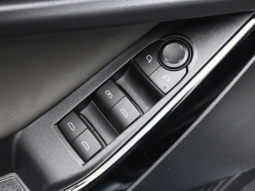 Used 2026 Chevrolet Equinox LT w/ Convenience Package II image 10