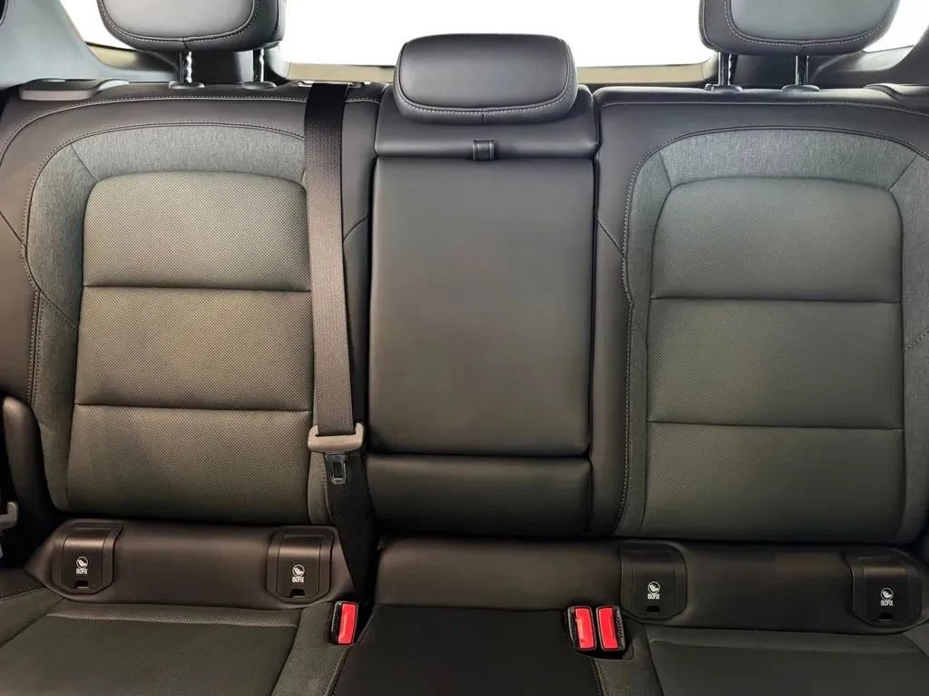 New 2027 GMC Terrain AT4 w/ Technology Package II AWD/4WD image 18
