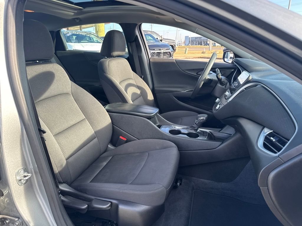 Used 2024 Chevrolet Malibu LT image 12