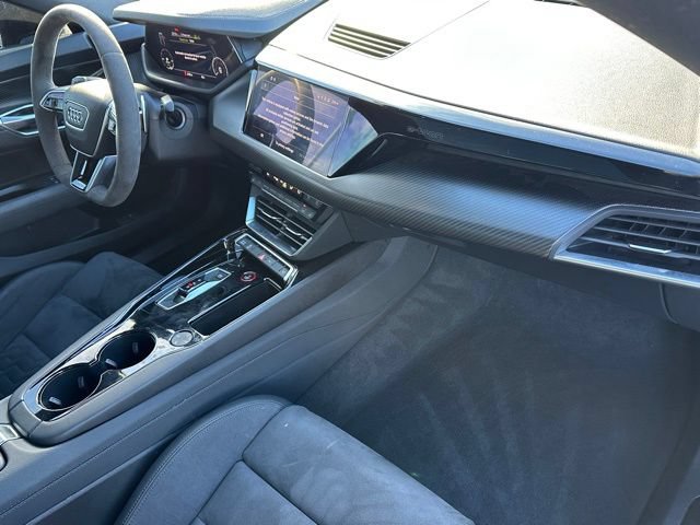 Used 2022 Audi e-tron GT Premium Plus w/ Performance Package AWD/4WD image 8