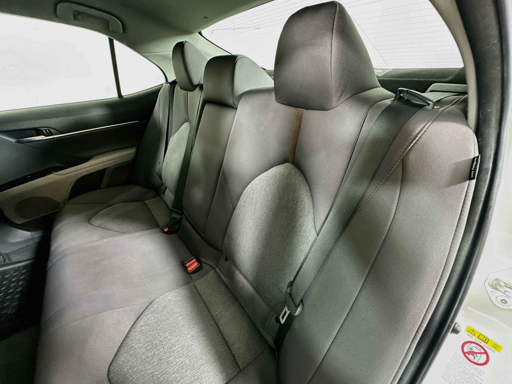 Used 2018 Toyota Camry LE FWD image 23