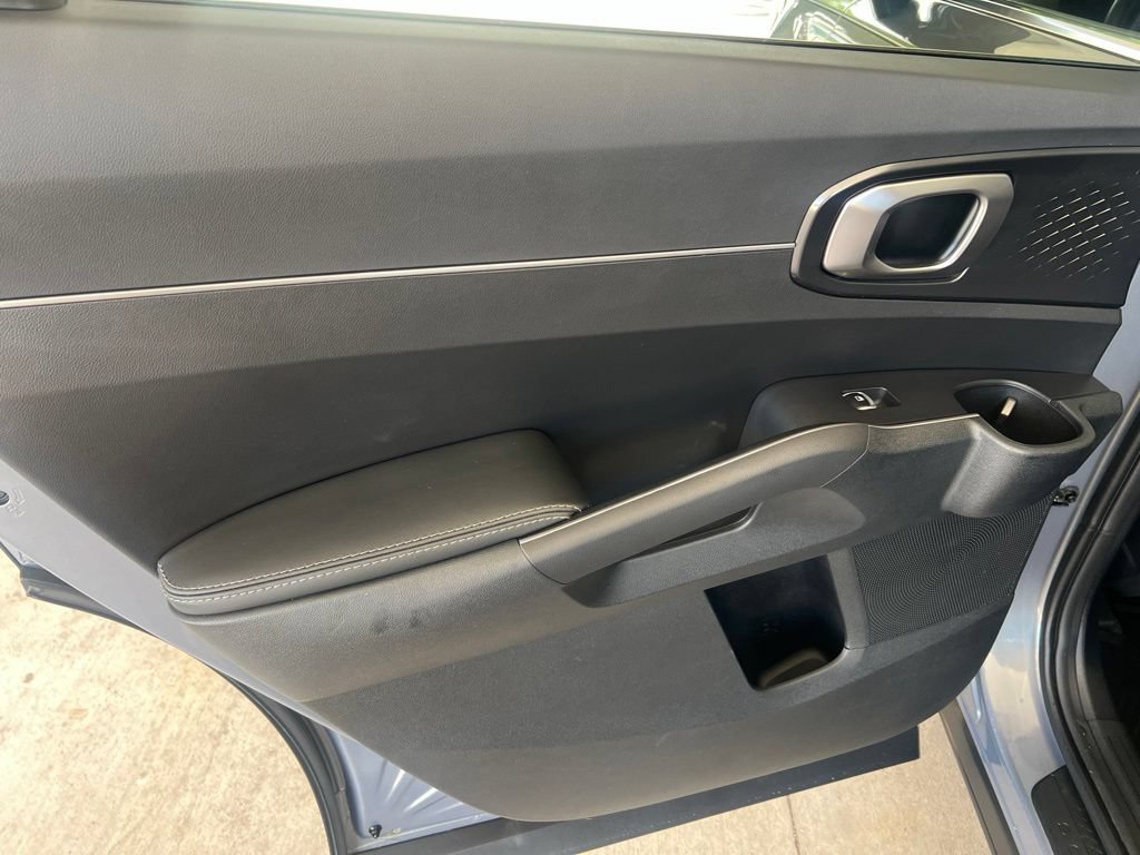 Certified 2025 Kia Sorento S w/ Panoramic Sunroof Package FWD image 11