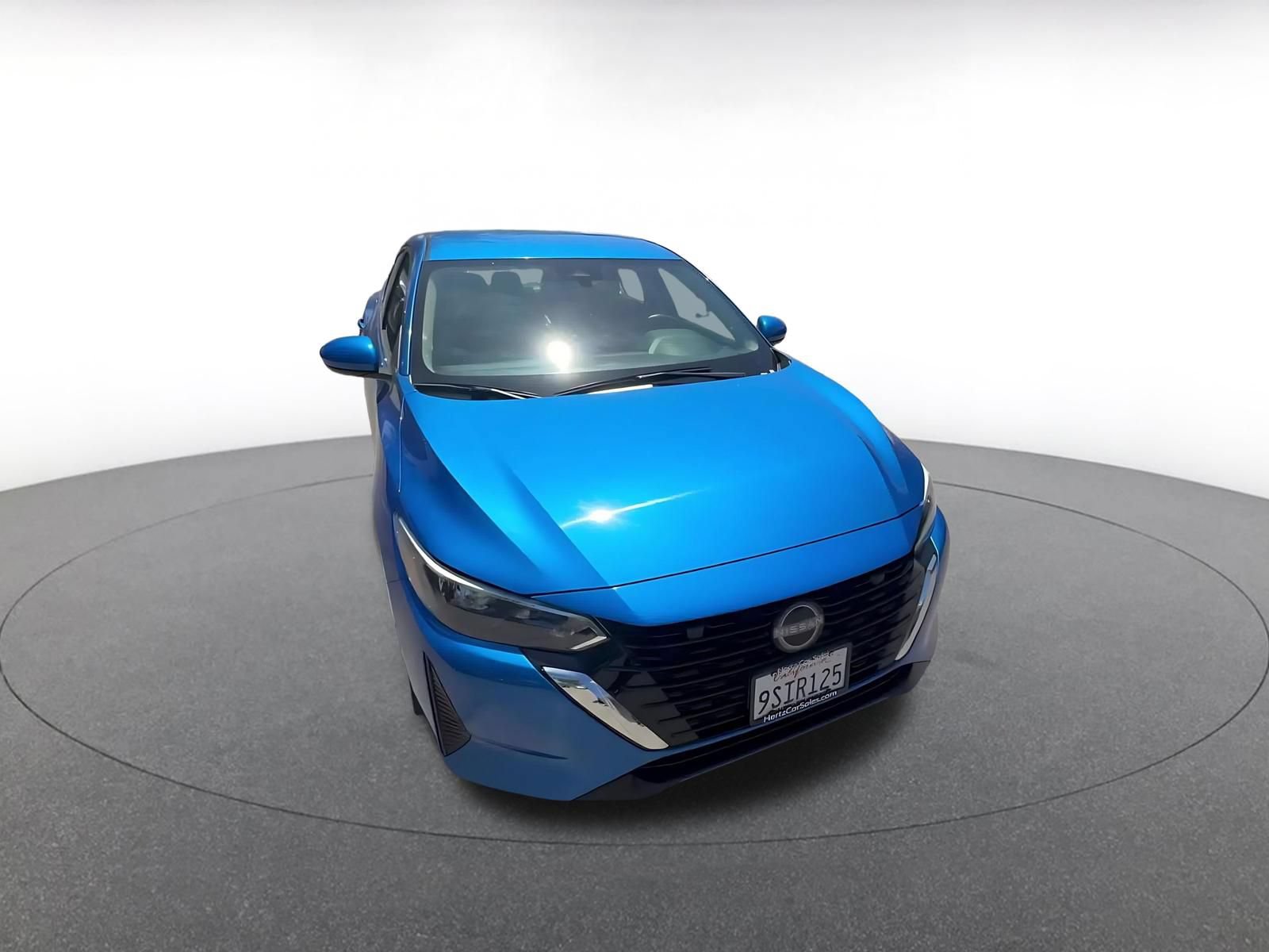 Used 2025 Nissan Sentra SV FWD image 3