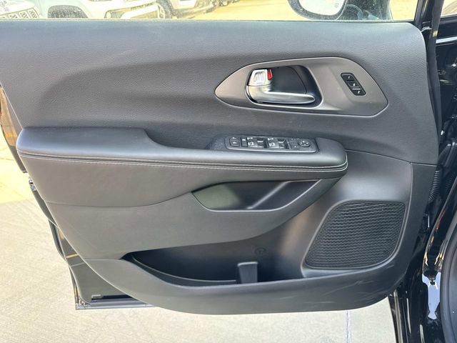 New 2026 Chrysler Pacifica Select FWD image 20