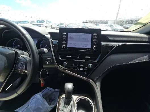 Used 2021 Toyota Camry SE w/ Convenience Package image 11