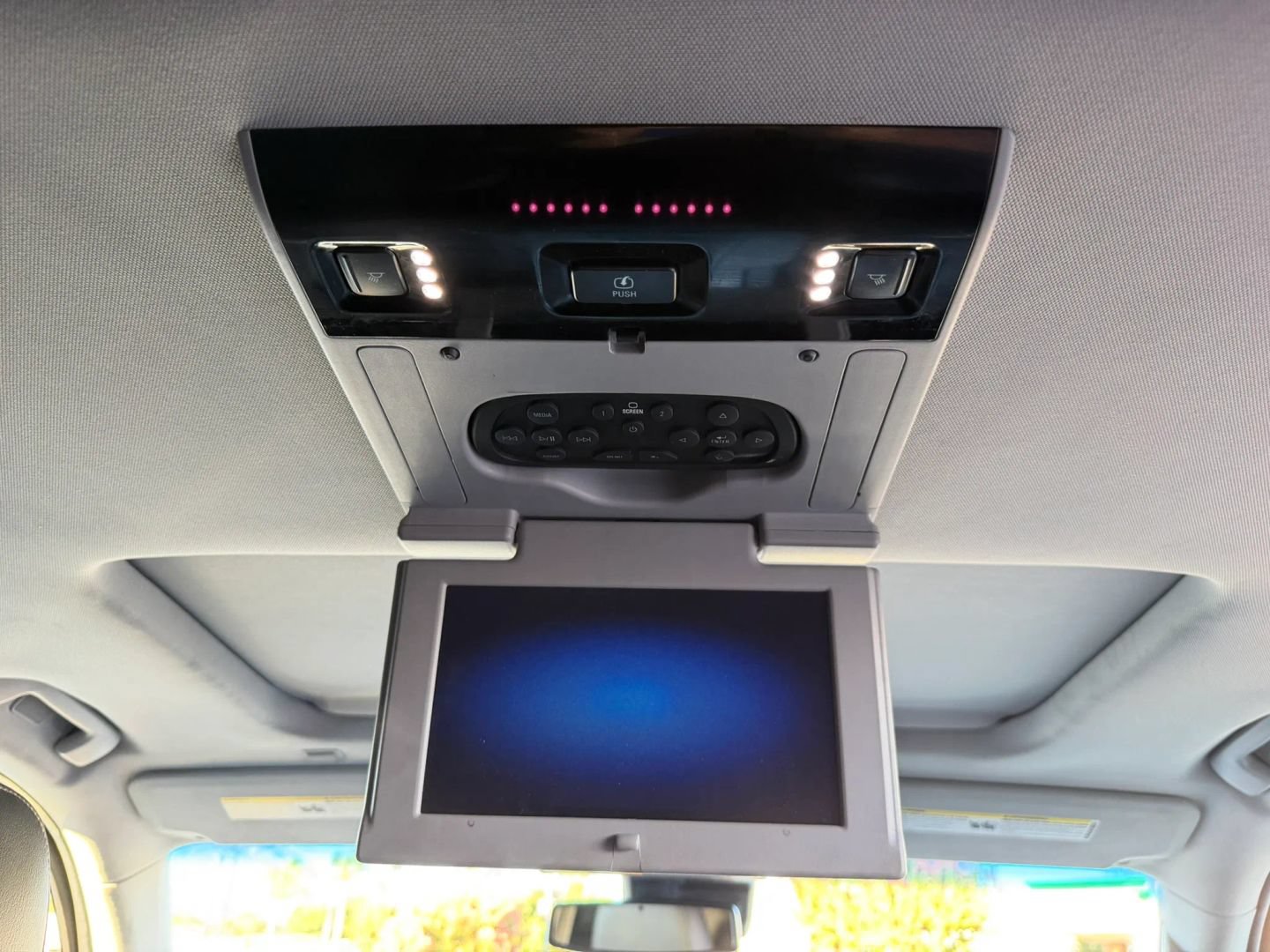 Used 2016 Cadillac Escalade Premium RWD image 33
