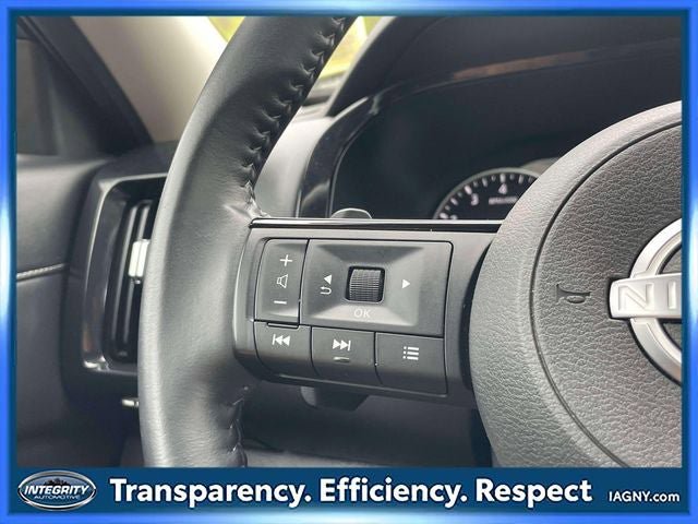 Used 2022 Nissan Pathfinder SV AWD/4WD image 21