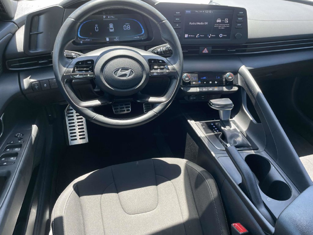 Used 2025 Hyundai Elantra Sport FWD image 9