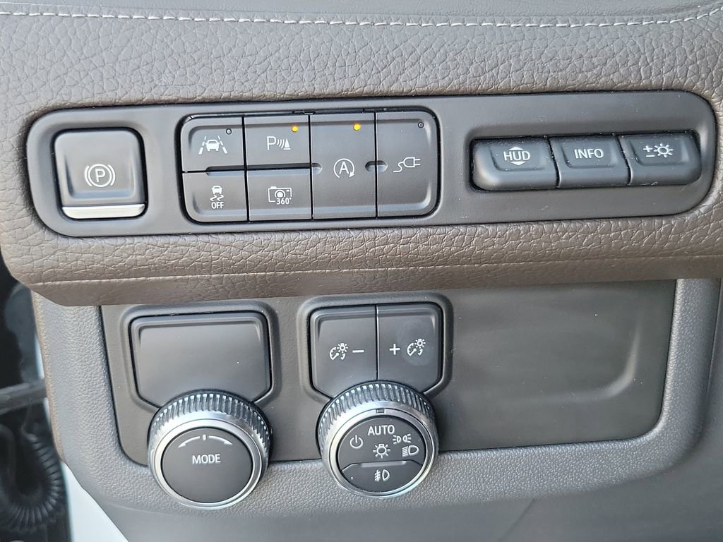 Used 2022 GMC Yukon Denali RWD image 16