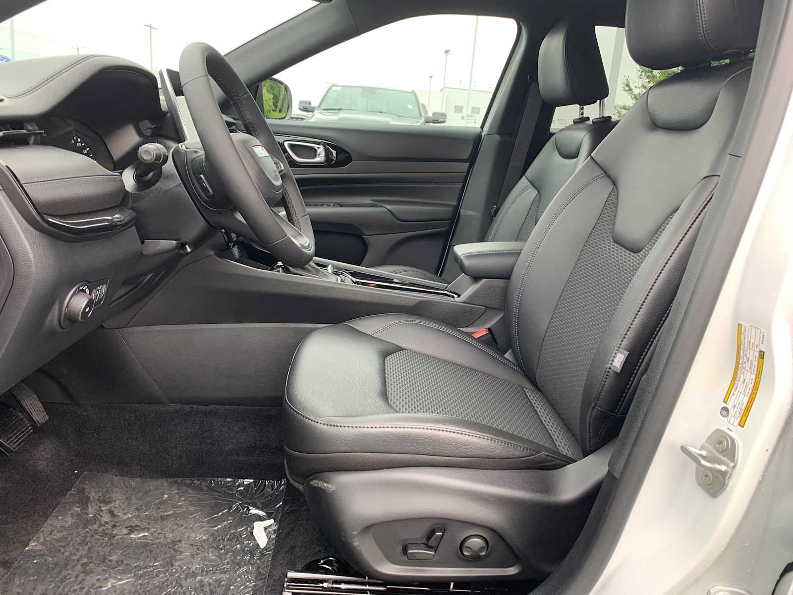 New 2026 Jeep Compass Latitude AWD/4WD image 12