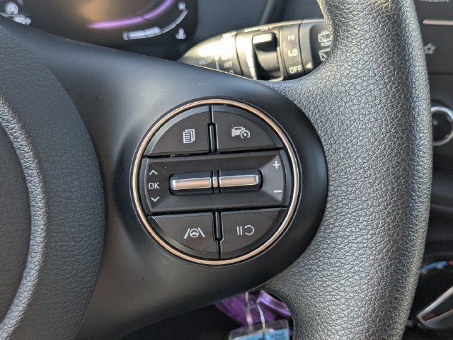 Certified 2025 Kia Soul LX w/ LX Technology Package FWD image 24