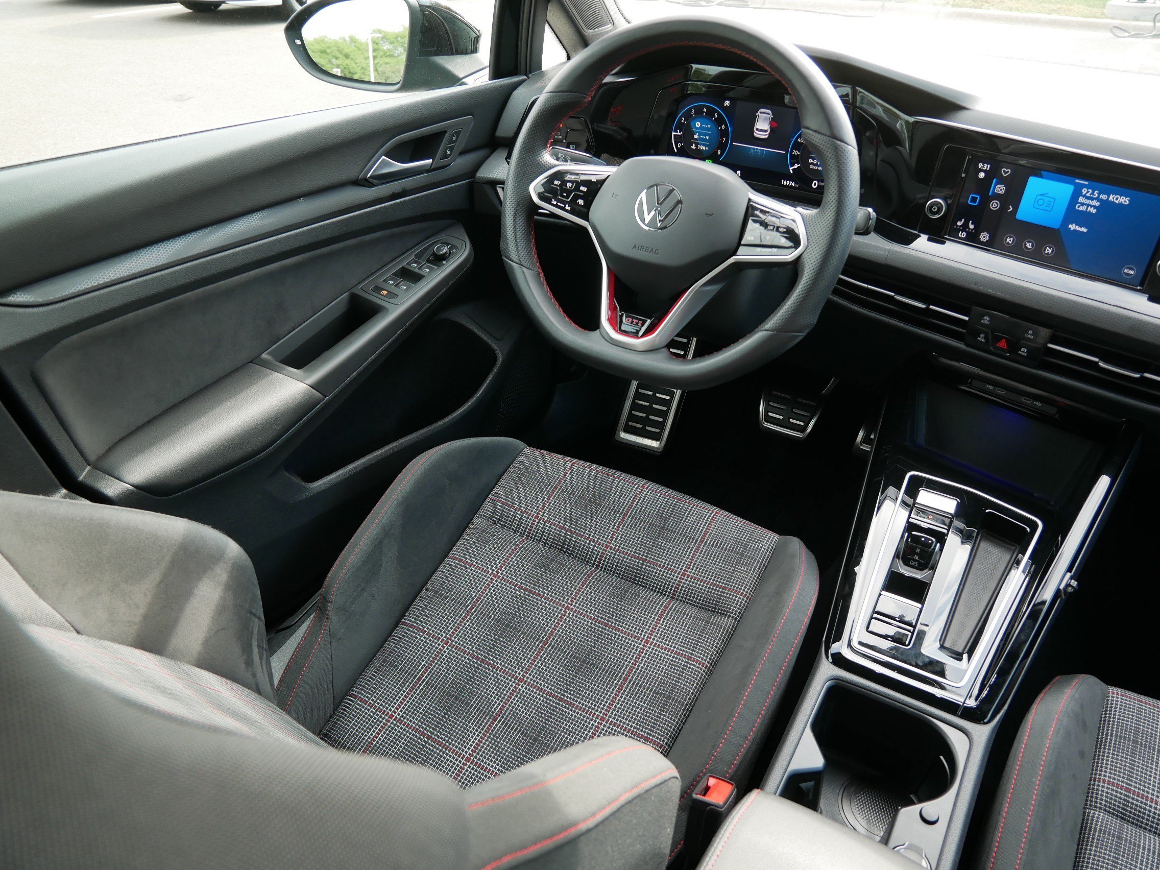 Certified 2024 Volkswagen GTI S FWD image 9