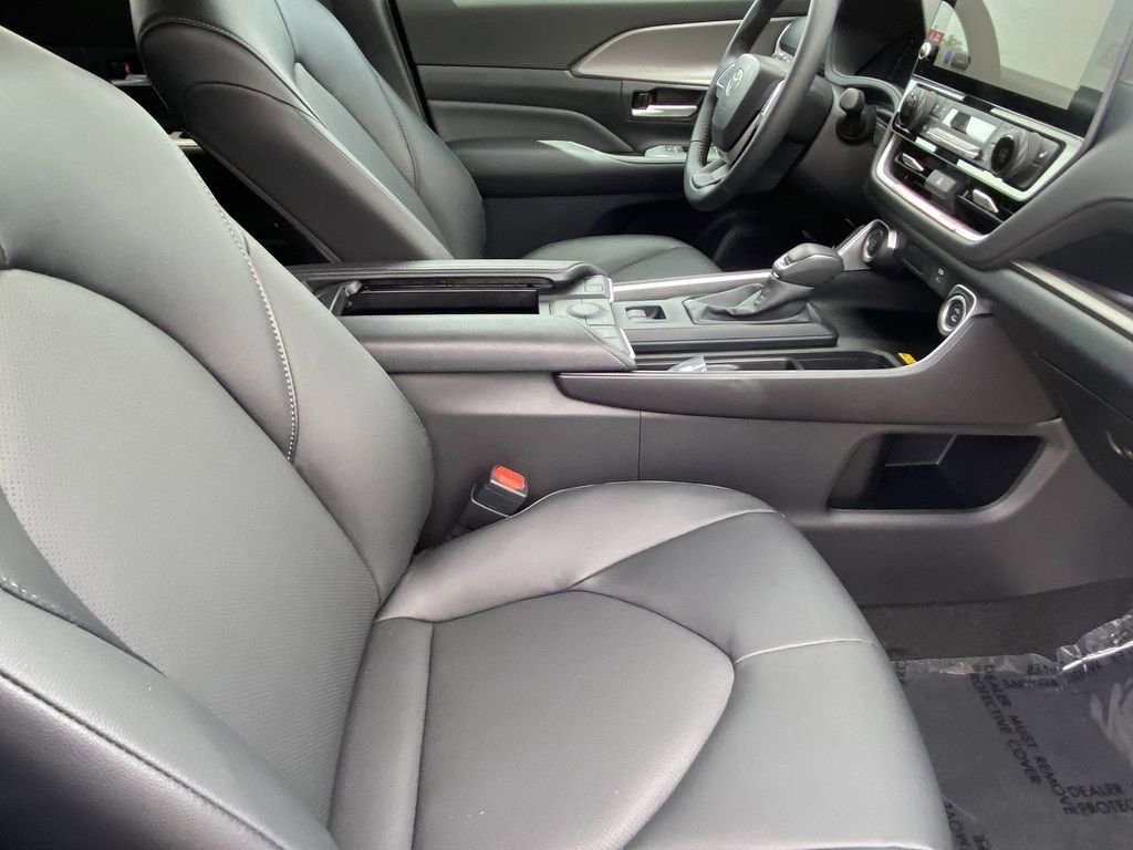Certified 2026 Toyota Grand Highlander XLE image 16