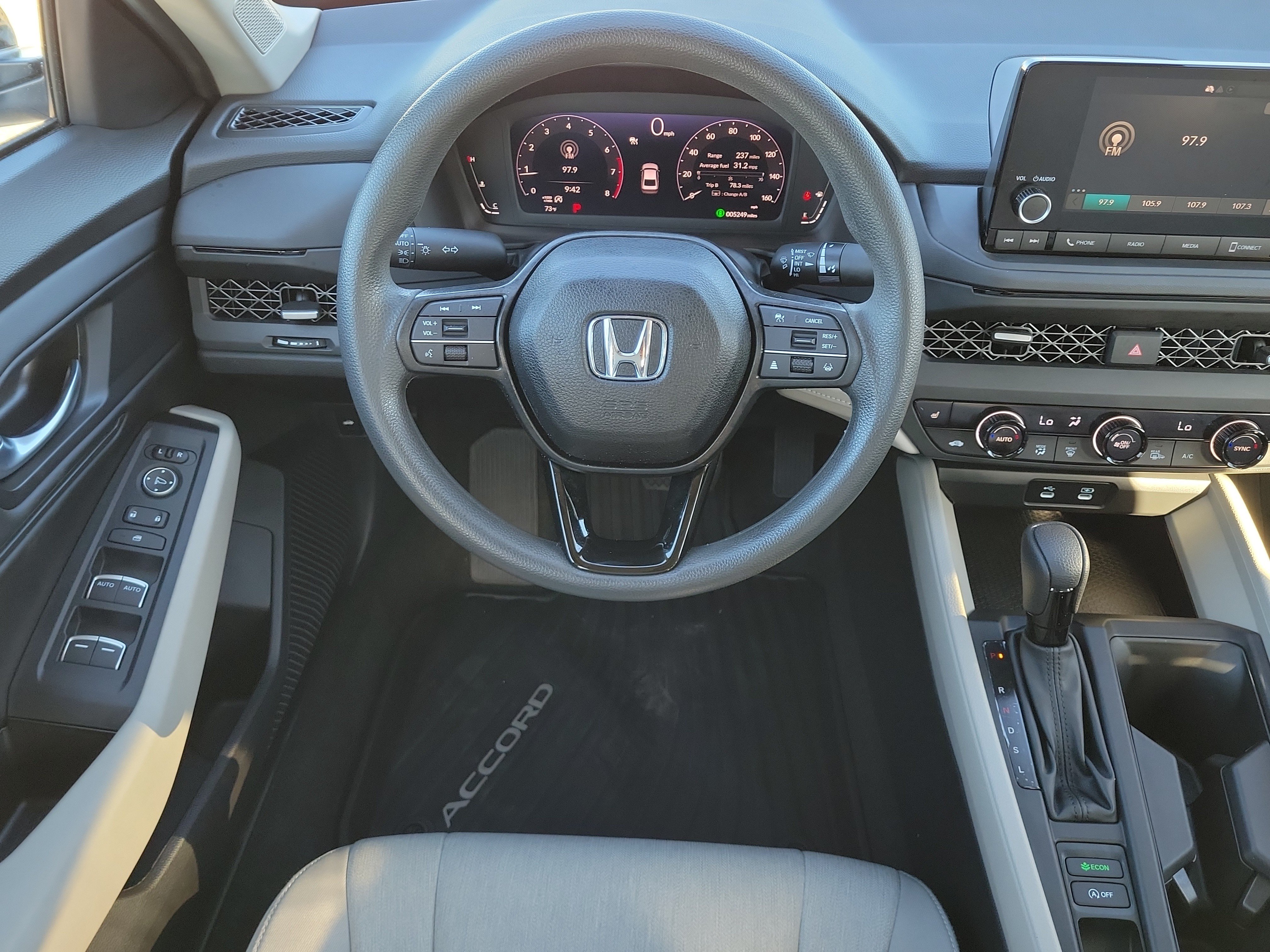 Used 2025 Honda Accord SE image 17