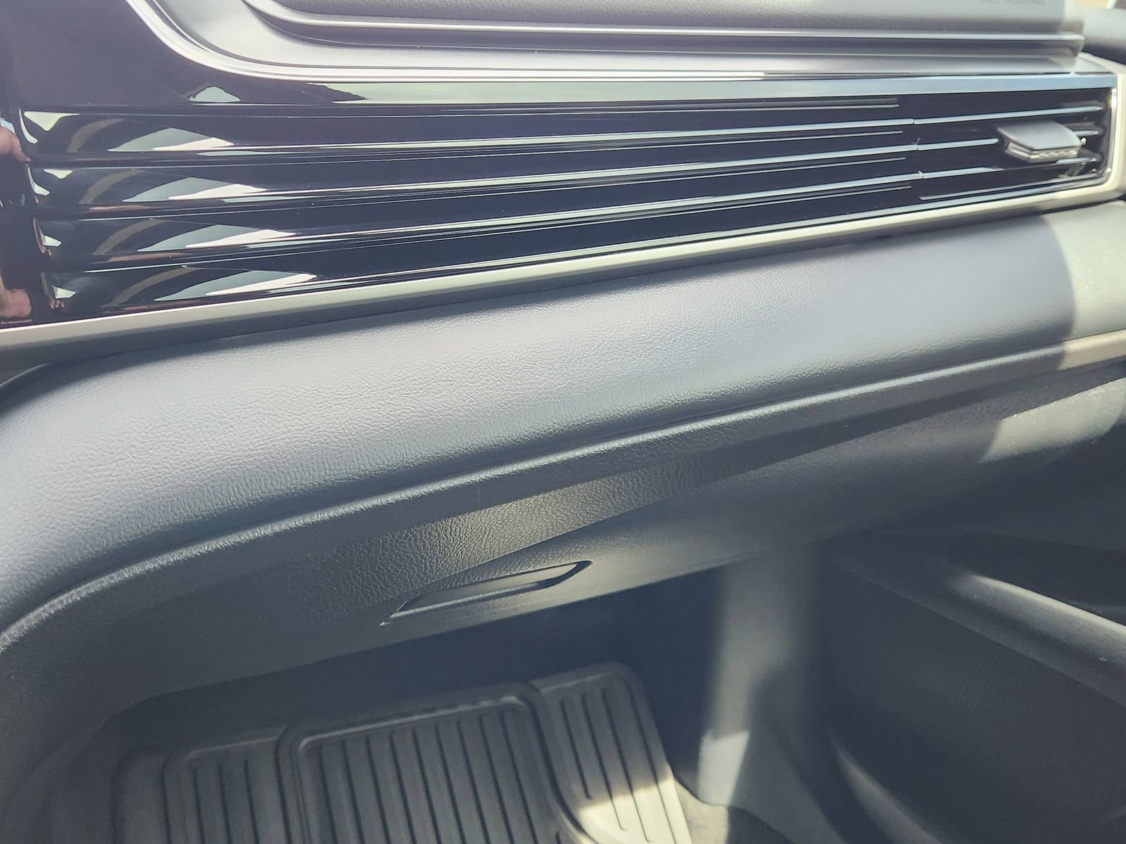 Used 2025 Toyota Camry XSE w/ Premium Package image 23