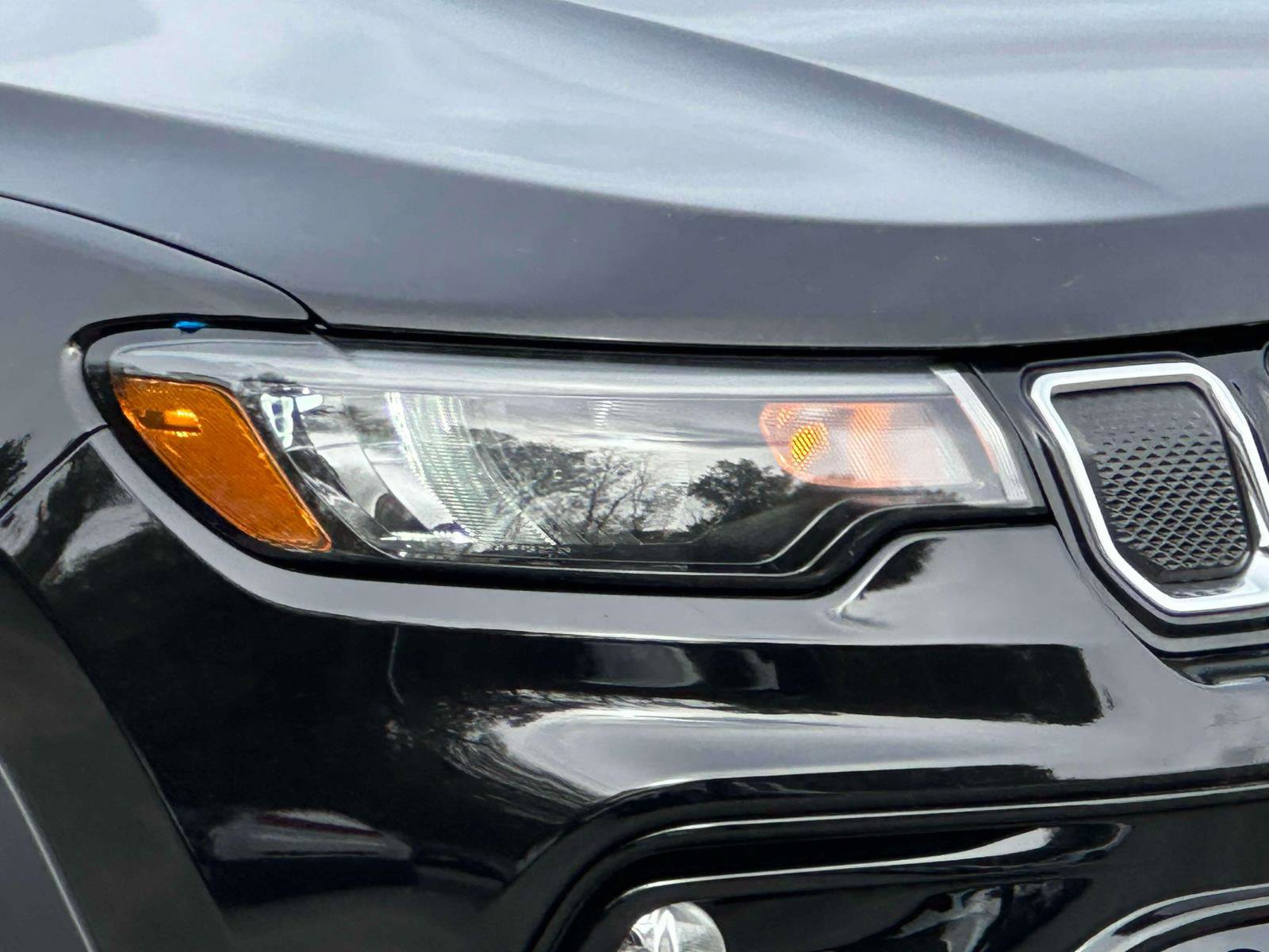 Used 2022 Jeep Compass Limited image 8