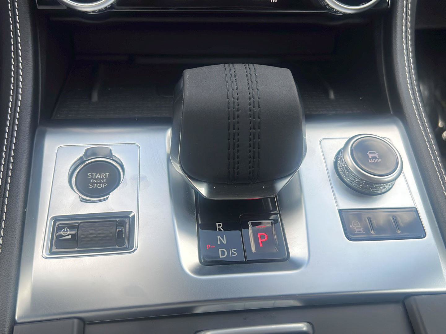 Certified 2026 Jaguar F-PACE R-Dynamic S AWD/4WD image 15
