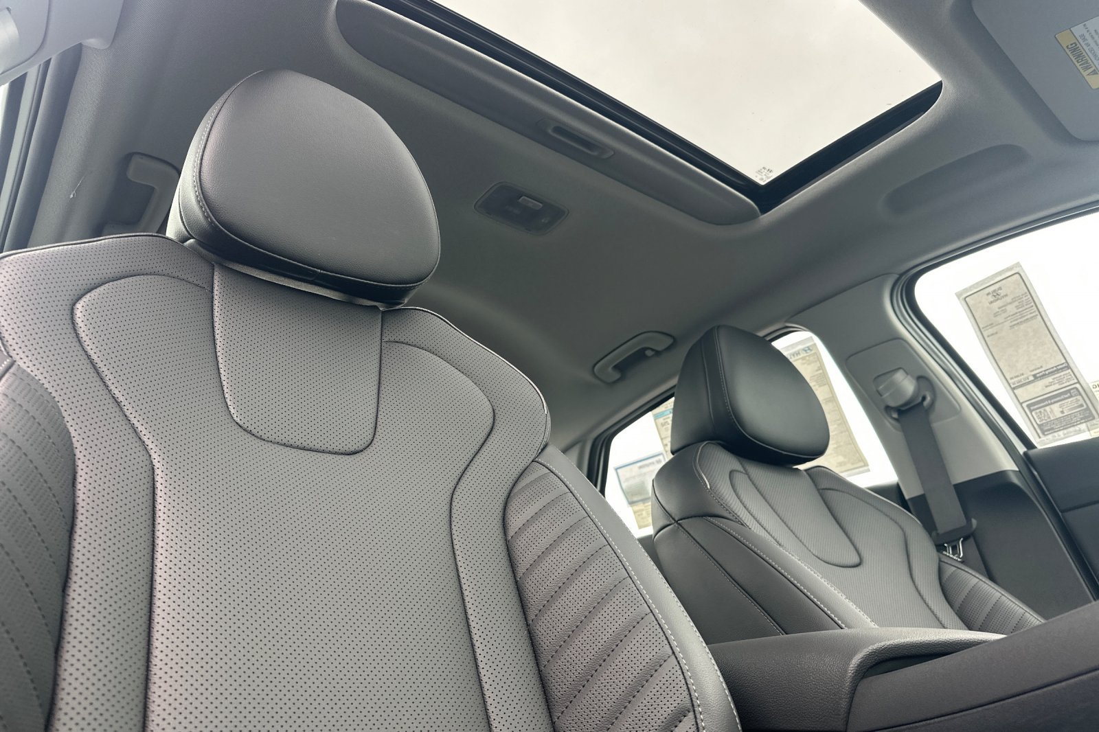 New 2026 Hyundai Elantra Limited FWD image 17
