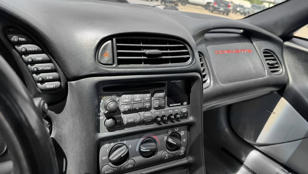 Used 1999 Chevrolet Corvette Coupe RWD image 20