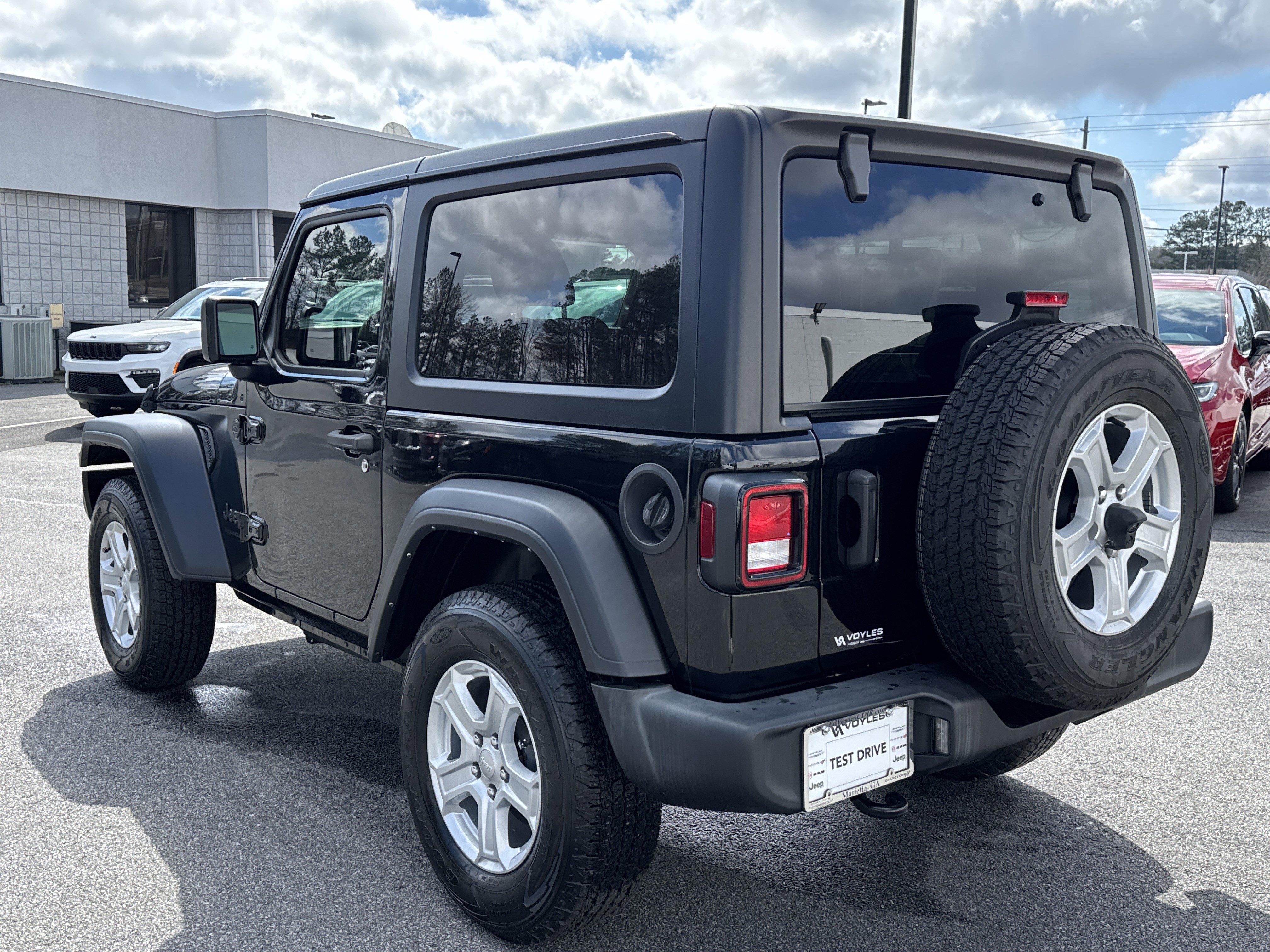 Used 2022 Jeep Wrangler Sport S image 6