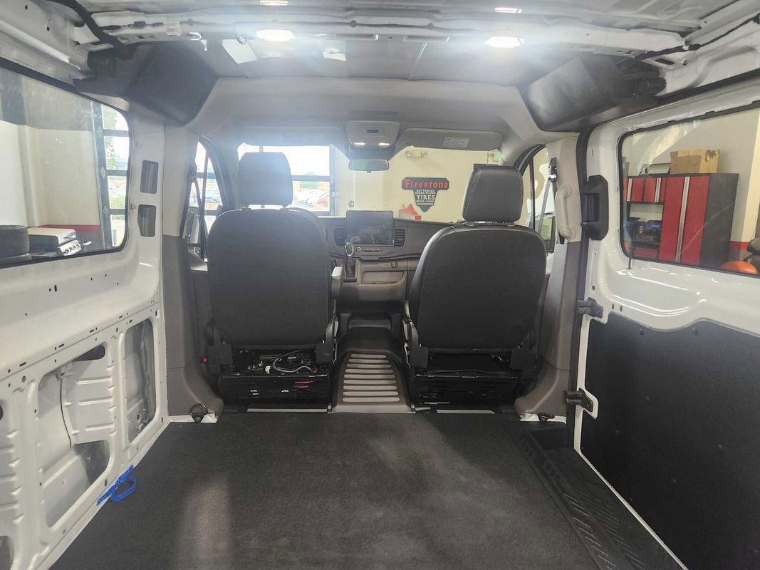 Used 2024 Ford Transit 250 Low Roof AWD image 45