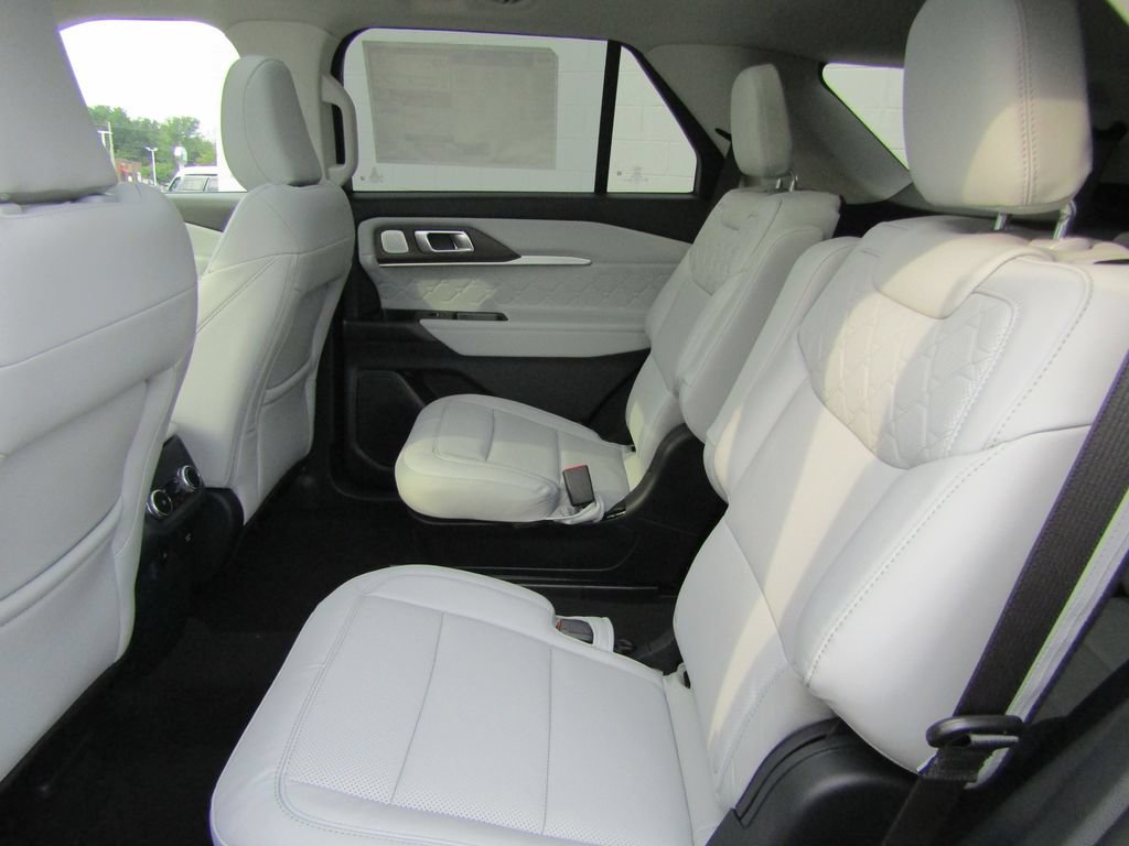 New 2026 Ford Explorer Platinum w/ LUX Leather Package AWD/4WD image 13