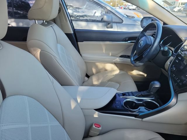 Used 2019 Toyota Camry XLE FWD image 11