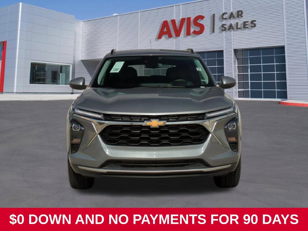 Used 2025 Chevrolet Trax LT w/ LT Convenience Package FWD image 2