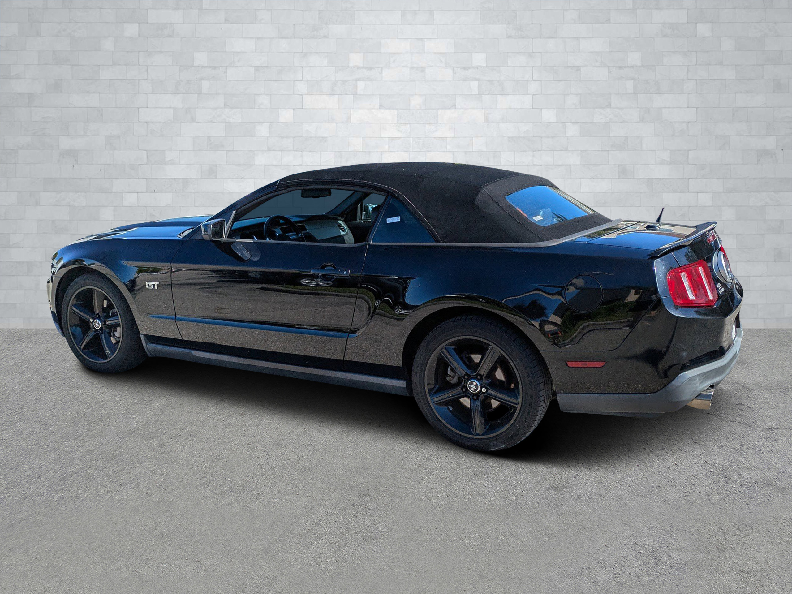 Used 2010 Ford Mustang GT Premium image 6